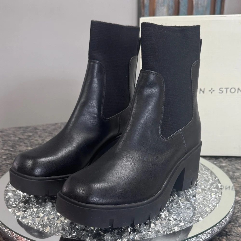Sun + Stone Verityy Black lug sole Ankle Boots NEW 9